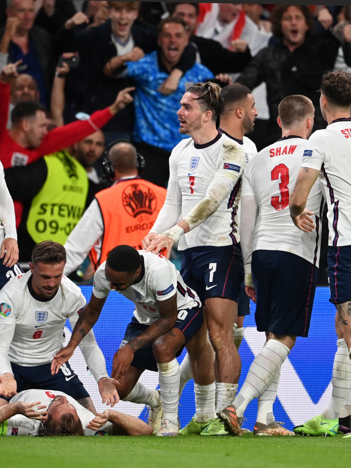 瑞典队鏖战英格兰队,张本智和扛起全队 瑞典队鏖战英格兰队,张本智和扛起全队