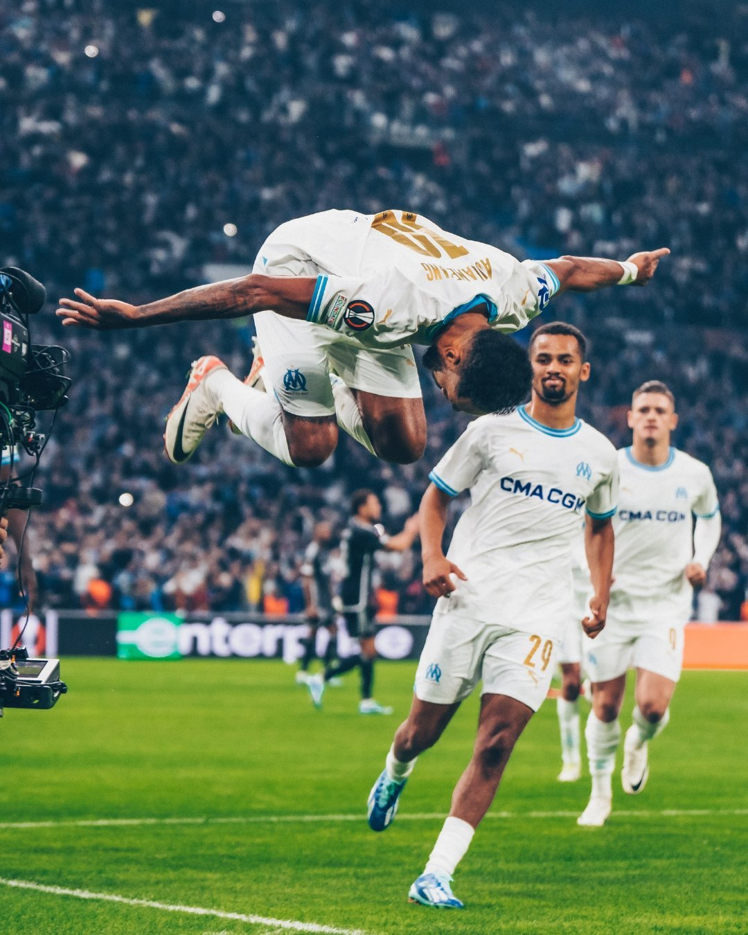 哥伦比亚险胜塞维利亚,穆勒高光表现 哥伦比亚险胜塞维利亚,穆勒高光表现