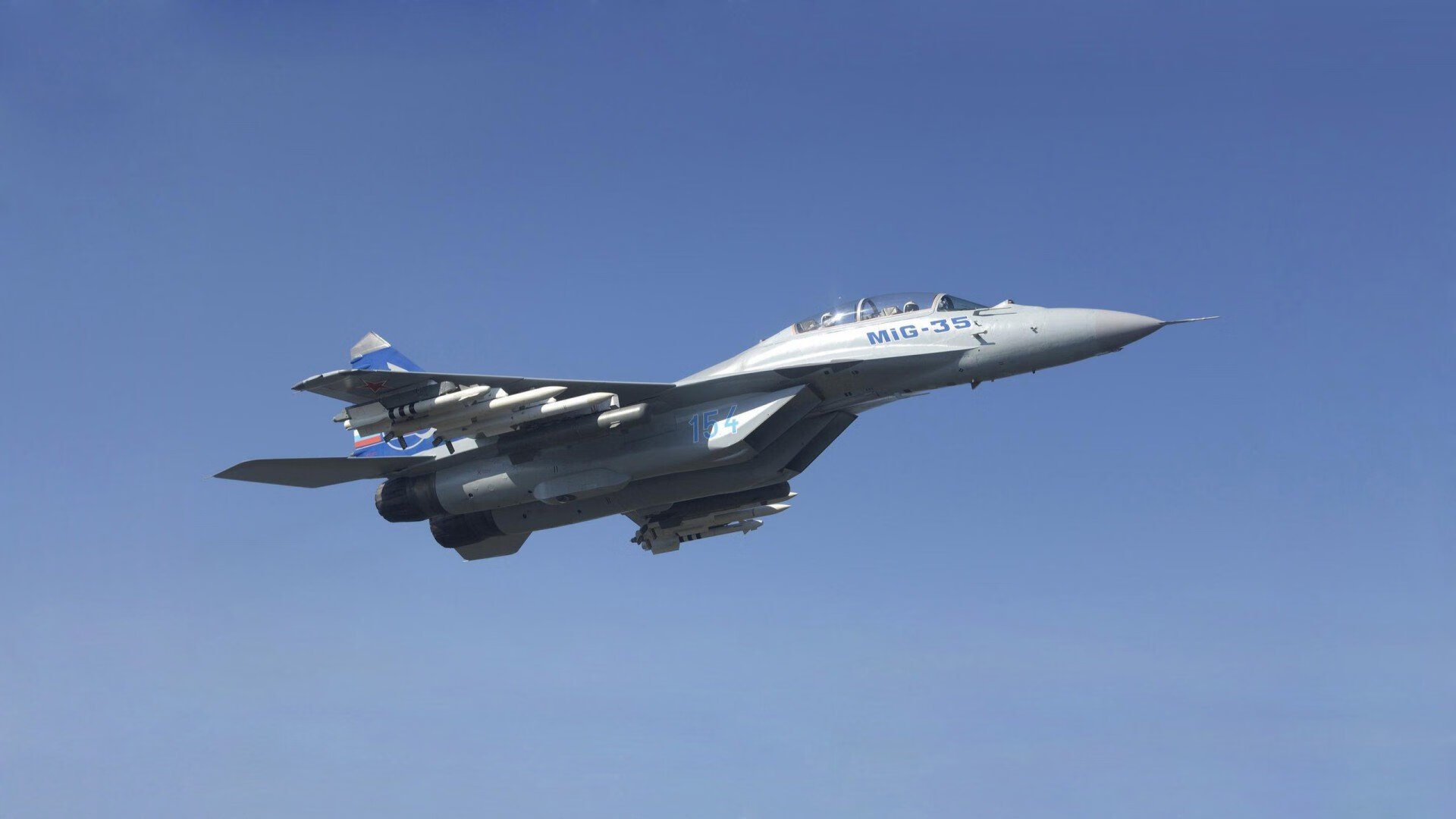 开云体育登录-极速与逆袭，F1巴林揭幕战与深圳爆冷背后的体育戏剧